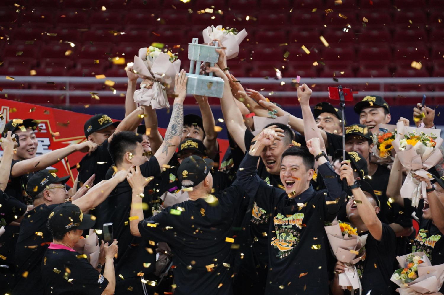 开云官方网站-关于赛前亚冠焦点战，辽宁本钢遗憾出局，压力陡增，阵容厚度经受考验的信息-开云官方网站